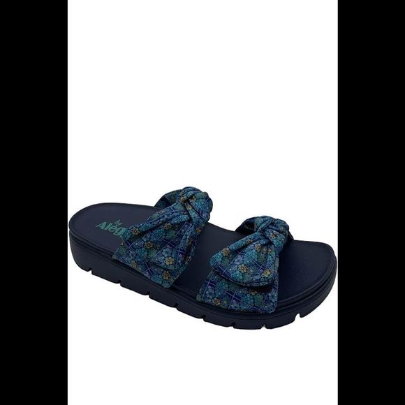 Alegria Dream Fit Slide Sandals Sage Roses Blue Quilt - Medium - Picture 1 of 3